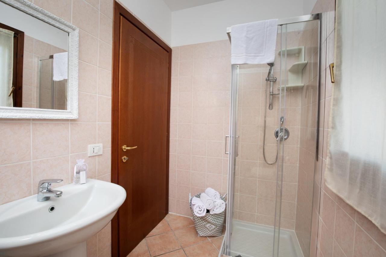 Homey Experience - Jardin Du Port Olbia Luaran gambar